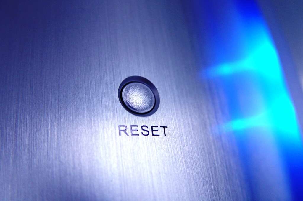 System Error: Please reboot!